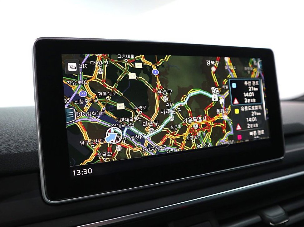 아우디 A4 40 TFSI 프리미엄 사진 12
