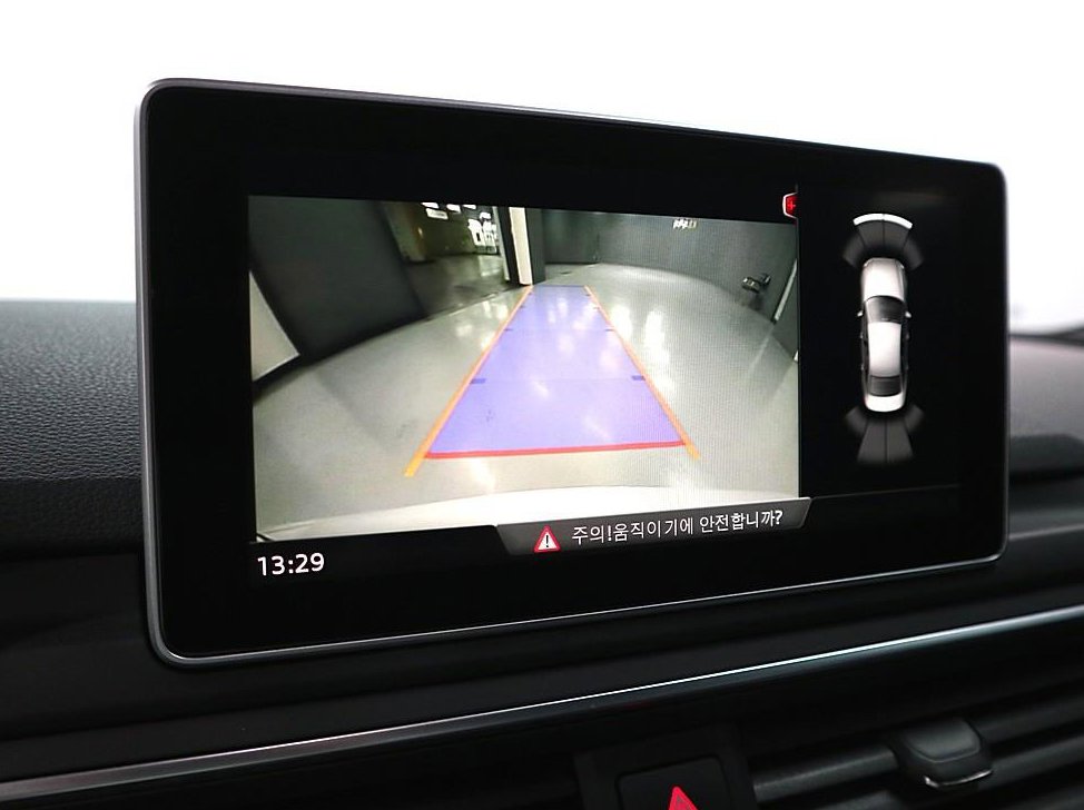 아우디 A4 40 TFSI 프리미엄 사진 13