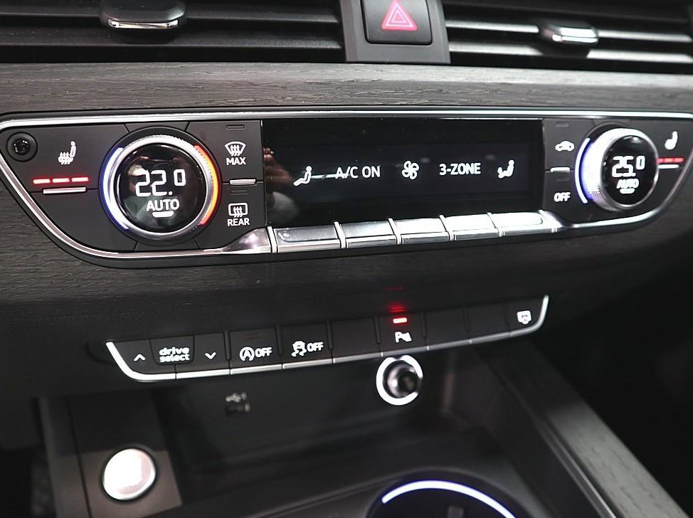 아우디 A4 40 TFSI 프리미엄 사진 14
