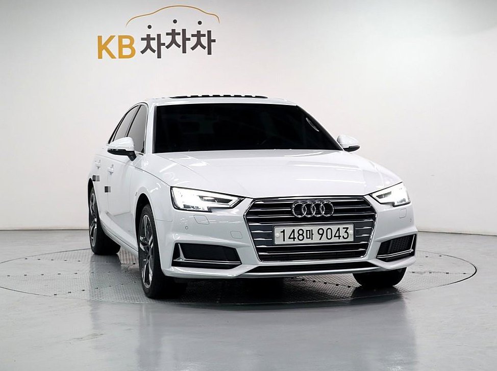 아우디 A4 40 TFSI 프리미엄 사진 2