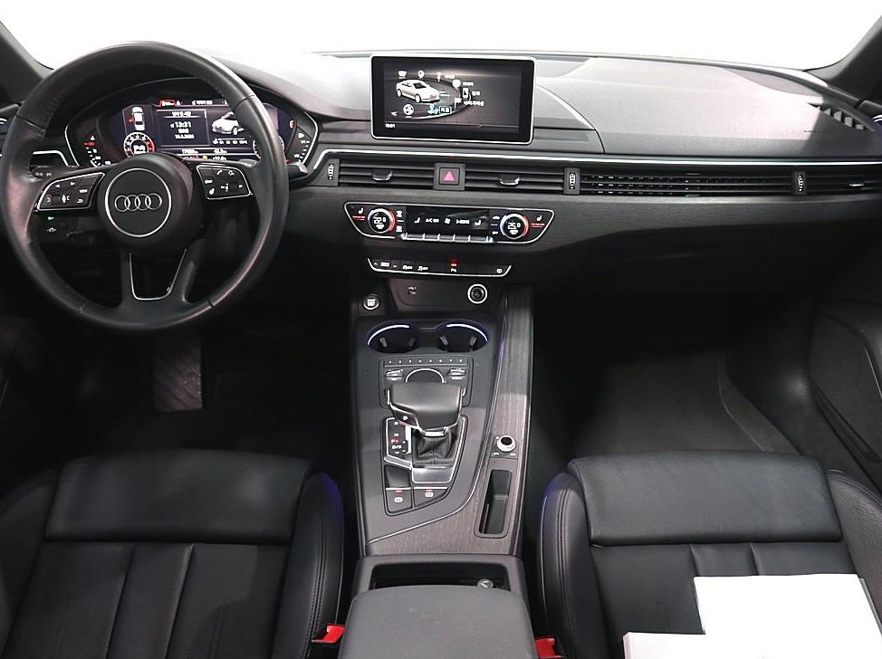 아우디 A4 40 TFSI 프리미엄 사진 5