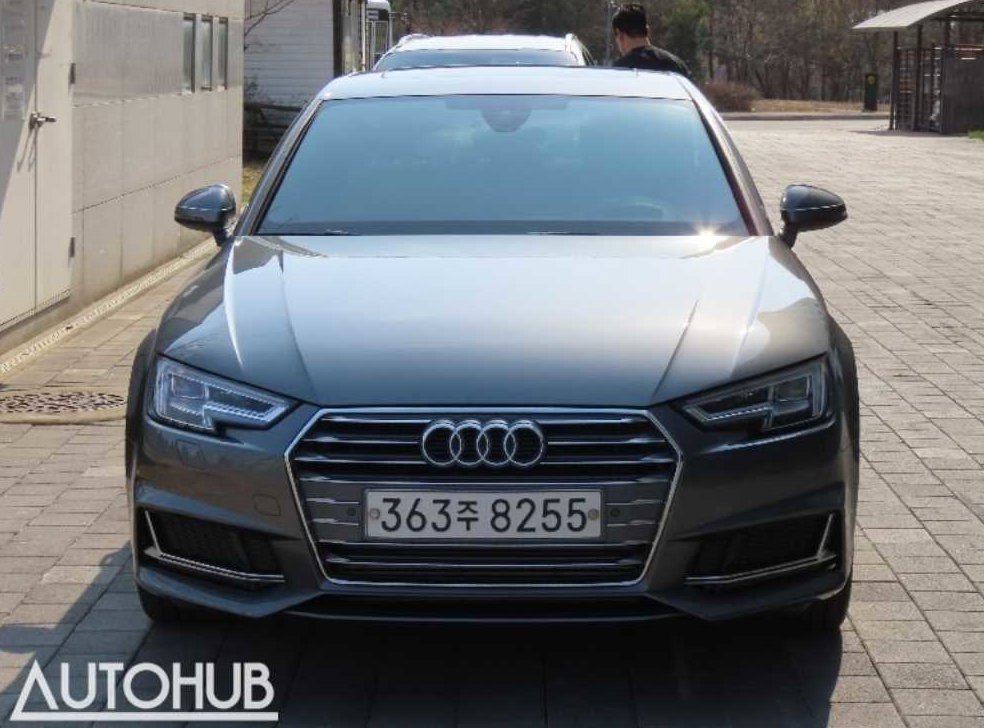 아우디 A4 40 TFSI