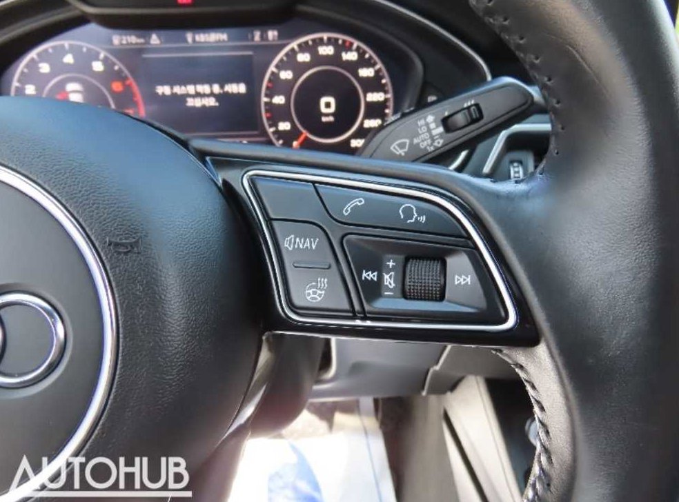 아우디 A4 40 TFSI 사진 12