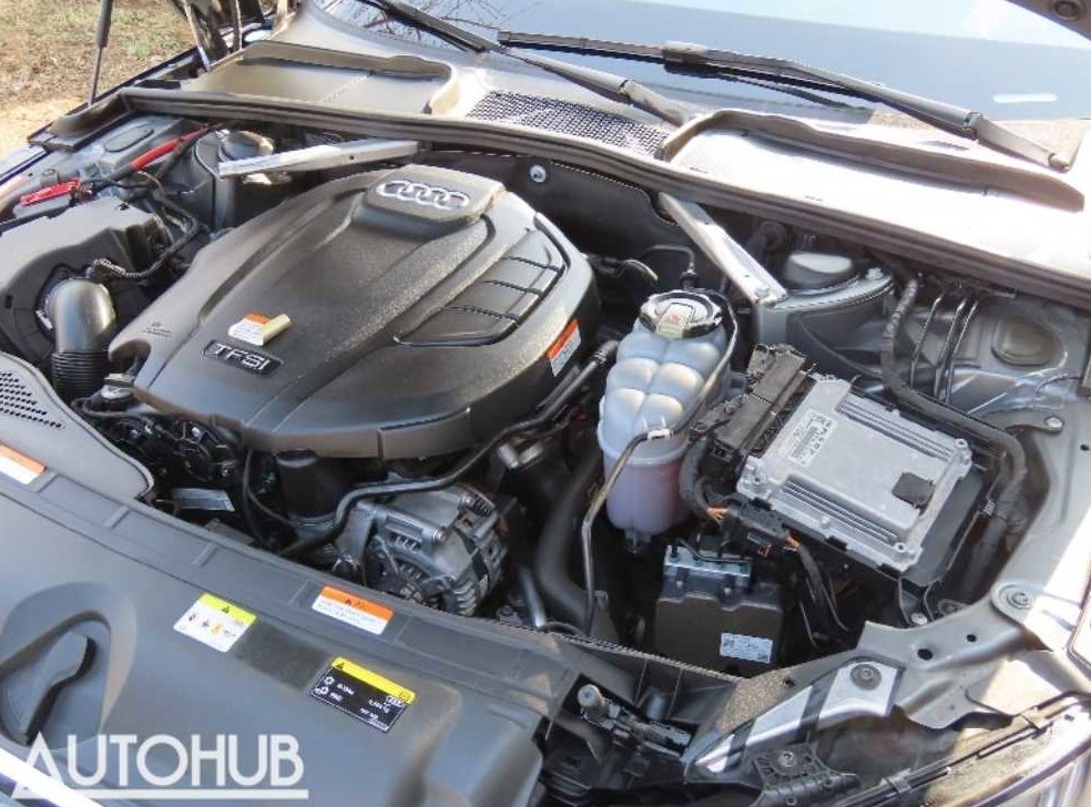 아우디 A4 40 TFSI 사진 5