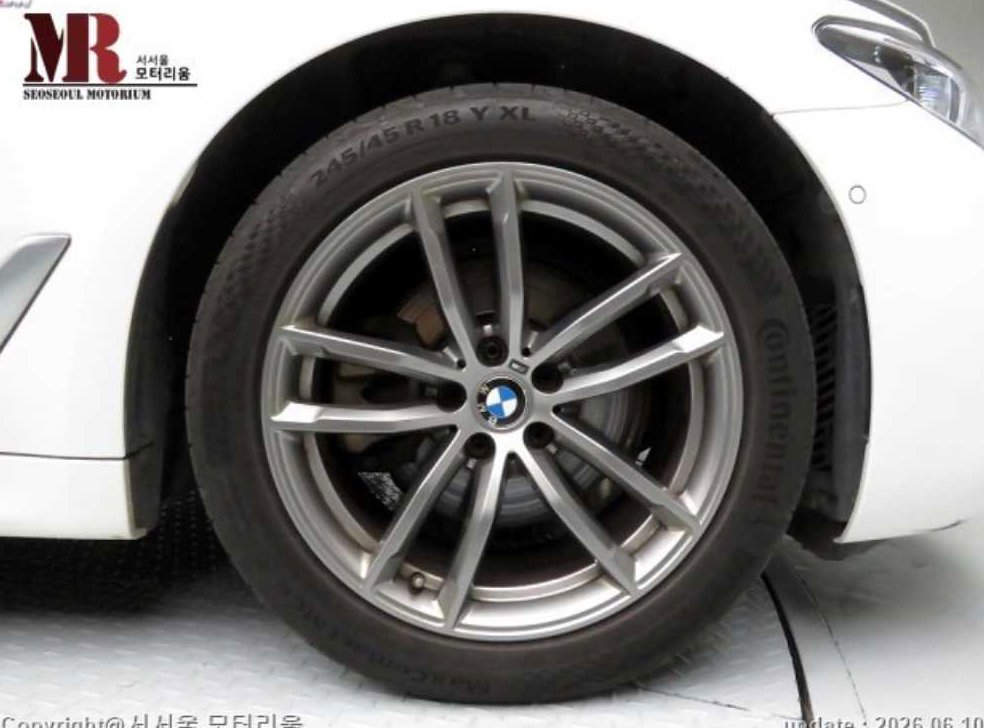 BMW 5시리즈 520d xDrive M 스포츠 플러스 사진 20