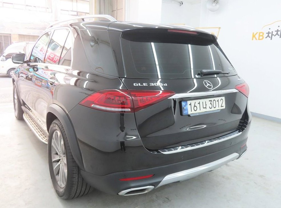 벤츠 GLE 클래스 GLE 300d 4MATIC 사진 4