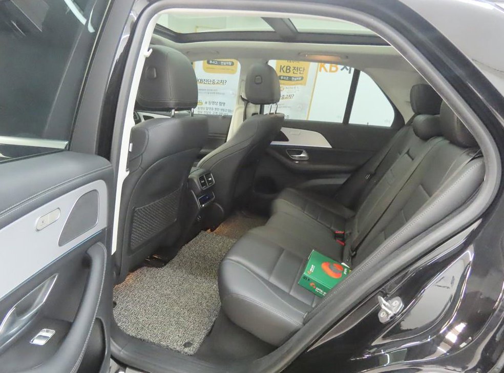 벤츠 GLE 클래스 GLE 300d 4MATIC 사진 6