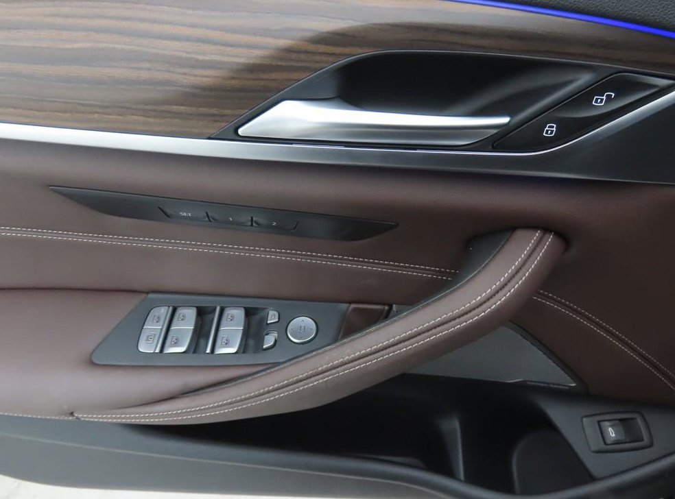 BMW 5시리즈 530i 럭셔리 사진 9