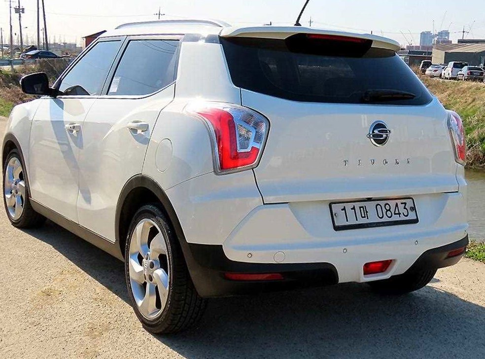 KG모빌리티(쌍용)  티볼리 가솔린 2WD 1.6 VX 사진 3