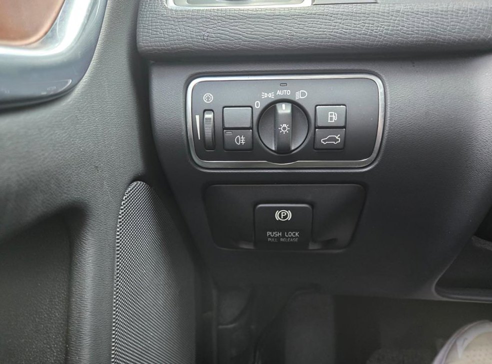 볼보 XC60 D4 사진 6