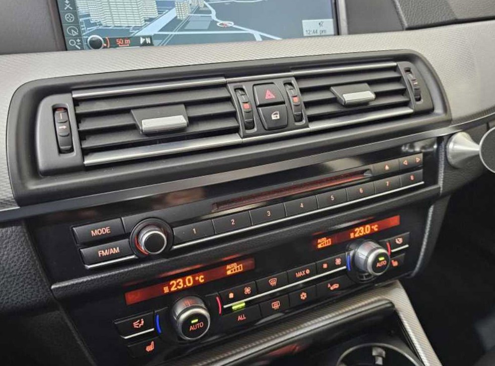 BMW 5시리즈 550i xDrive 사진 13