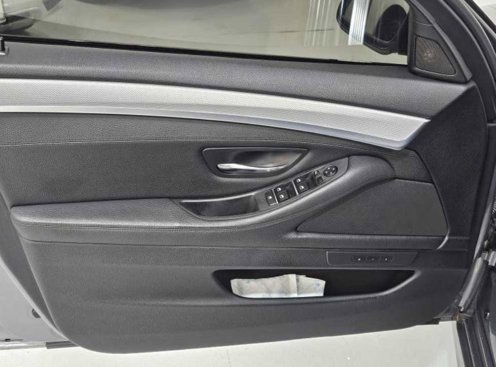 BMW 5시리즈 550i xDrive 사진 18