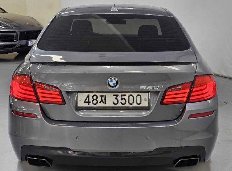 BMW 5시리즈 550i xDrive 사진 3