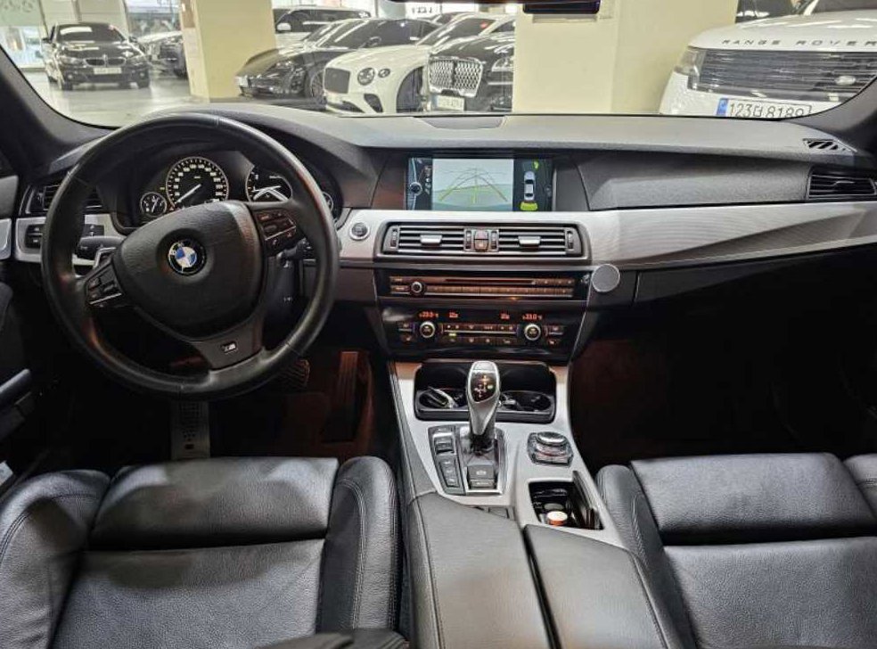 BMW 5시리즈 550i xDrive 사진 7