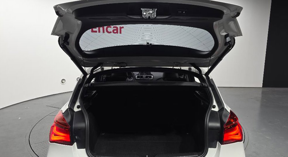 BMW 1시리즈 118d 스포츠 사진 20