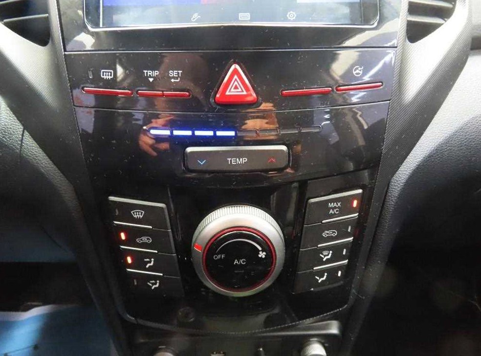 KG모빌리티(쌍용)  티볼리 가솔린 2WD 1.6 LX 사진 12