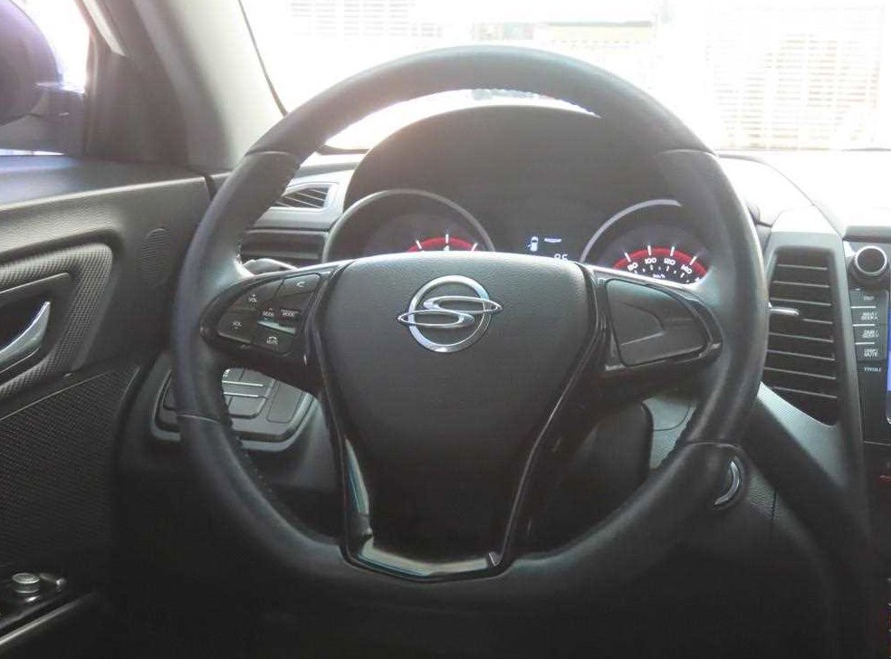 KG모빌리티(쌍용)  티볼리 가솔린 2WD 1.6 LX 사진 18