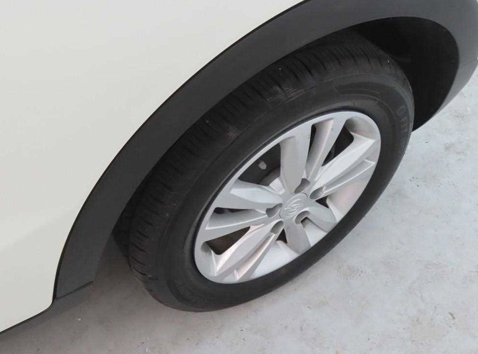 KG모빌리티(쌍용)  티볼리 가솔린 2WD 1.6 LX 사진 19