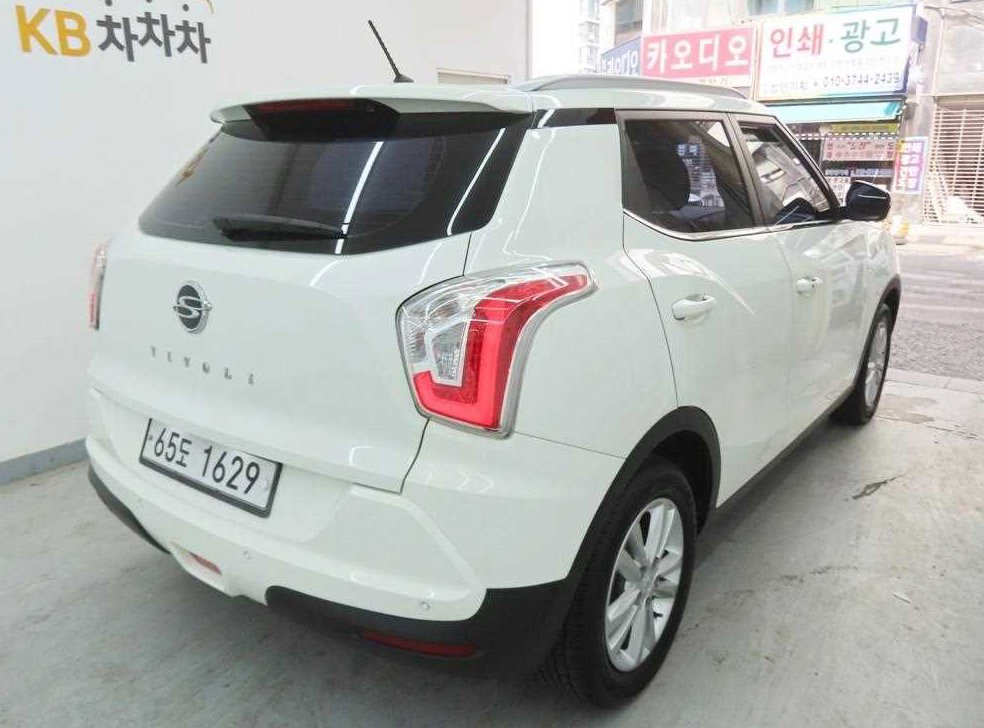 KG모빌리티(쌍용)  티볼리 가솔린 2WD 1.6 LX 사진 3