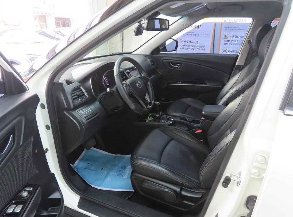 KG모빌리티(쌍용)  티볼리 가솔린 2WD 1.6 LX 사진 5