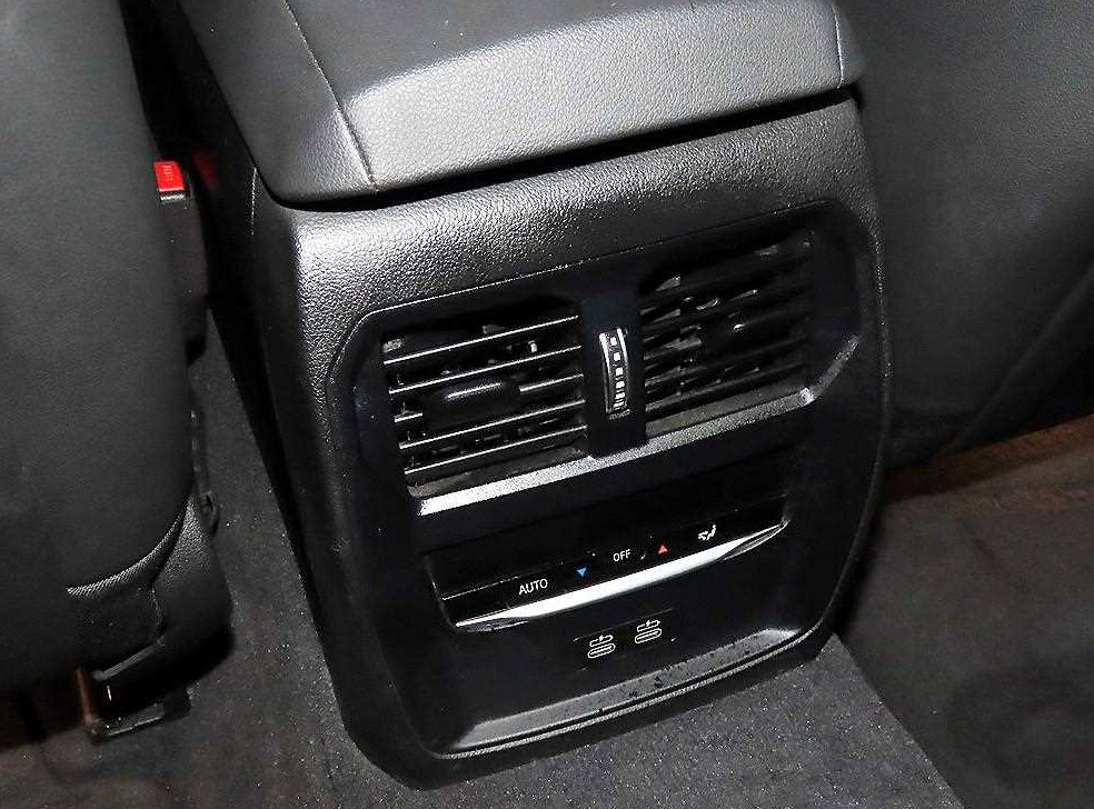 BMW 3시리즈 320i 사진 13