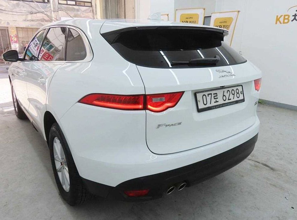 재규어 F-PACE 20d 포트폴리오 사진 4