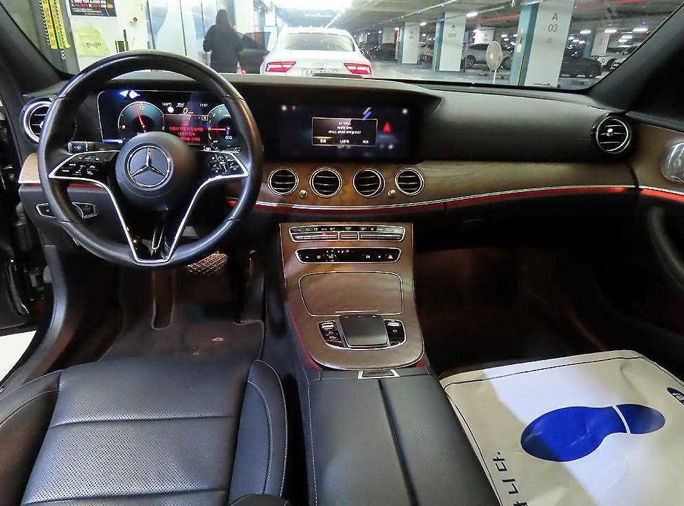 벤츠 E 클래스 E300e 4MATIC 익스클루시브 사진 10