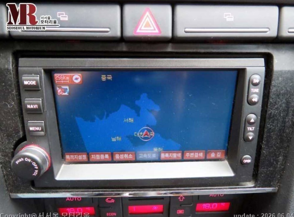아우디 A4 2.0 TFSI 사진 10
