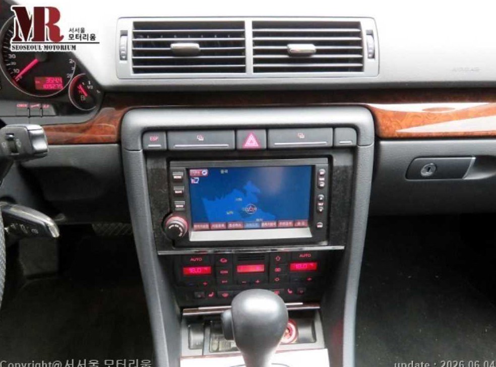 아우디 A4 2.0 TFSI 사진 11