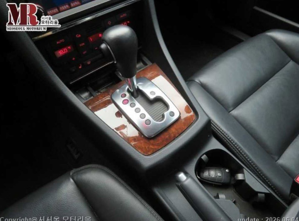 아우디 A4 2.0 TFSI 사진 12