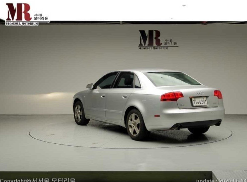 아우디 A4 2.0 TFSI 사진 4