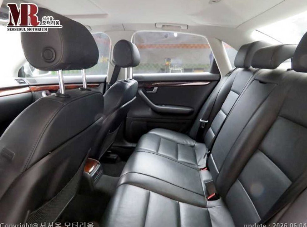 아우디 A4 2.0 TFSI 사진 6