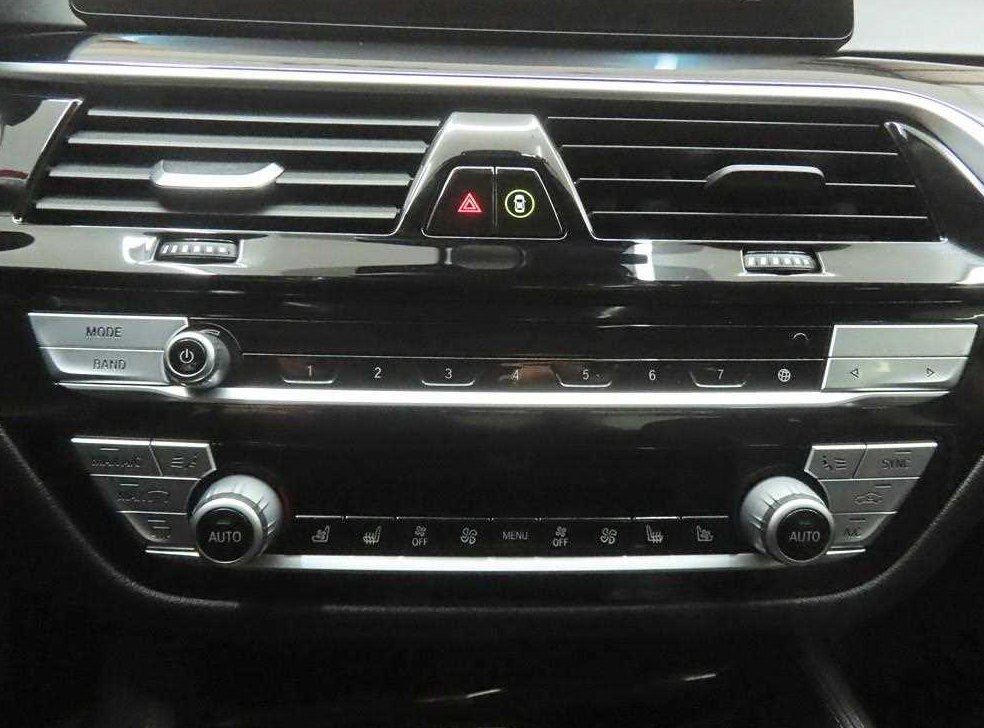 BMW 5시리즈 520d xDrive 럭셔리 플러스 사진 11
