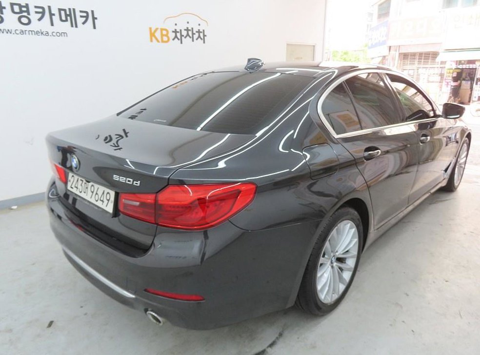 BMW 5시리즈 520d 럭셔리 플러스 사진 3