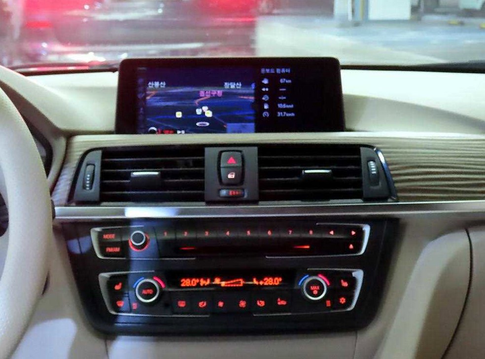 BMW 3시리즈 320i 사진 11
