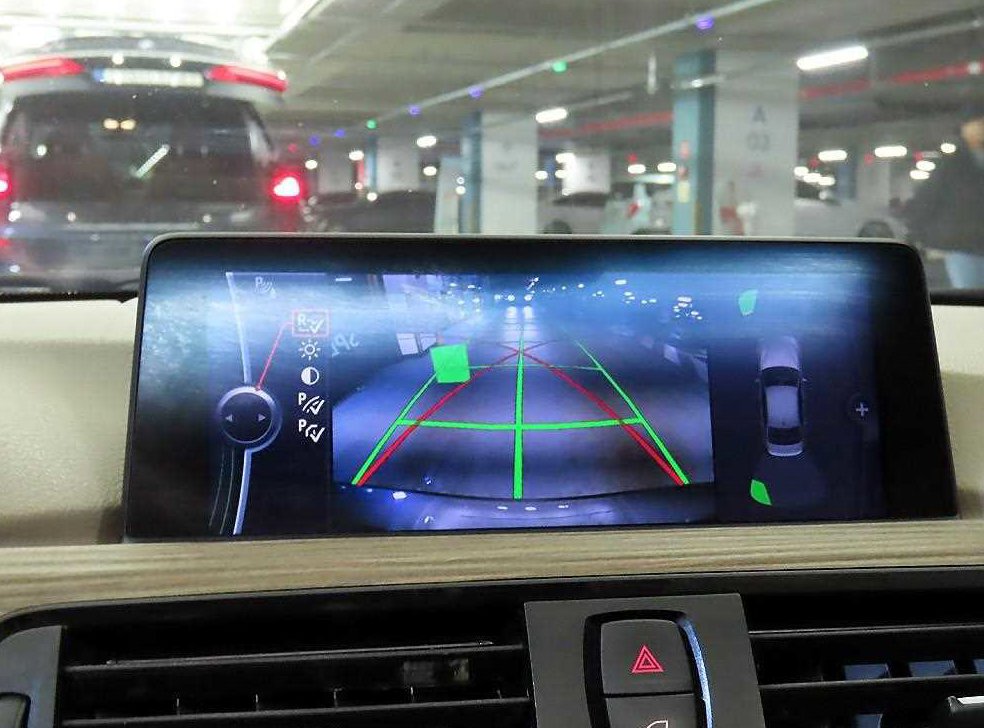 BMW 3시리즈 320i 사진 13