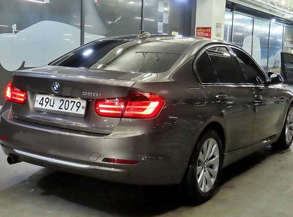 BMW 3시리즈 320i 사진 4