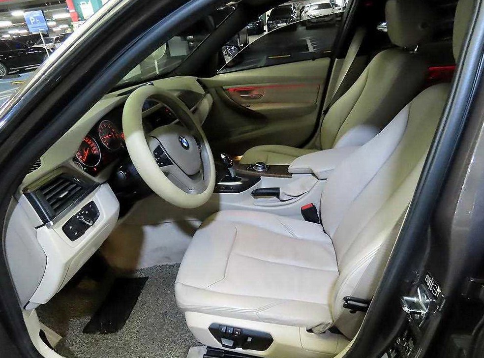 BMW 3시리즈 320i 사진 6