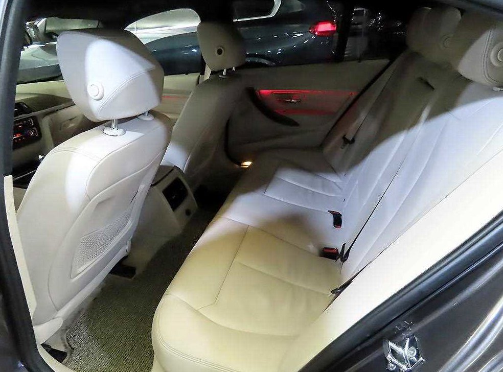 BMW 3시리즈 320i 사진 7