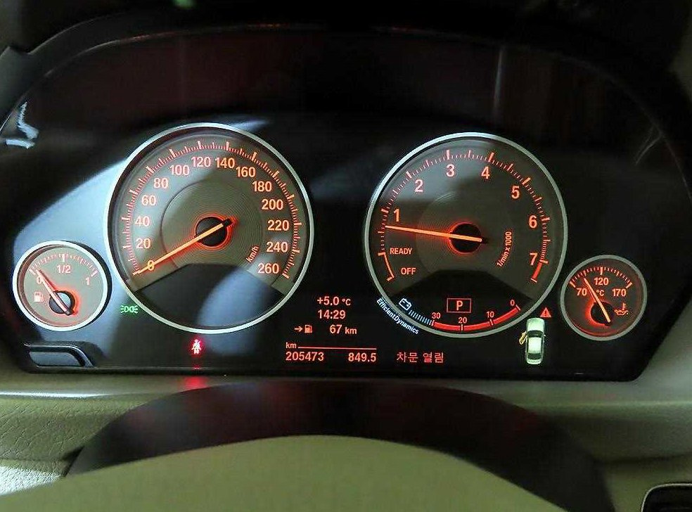 BMW 3시리즈 320i 사진 9