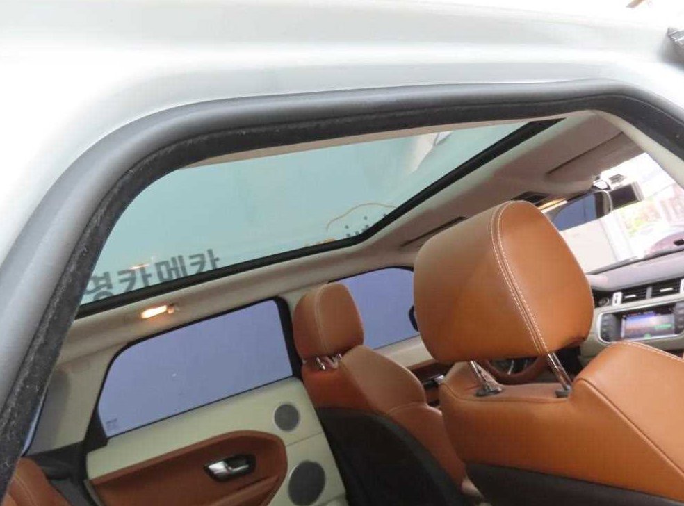 랜드로버 레인지로버 이보크 2.0 SI4 프레스티지 사진 17