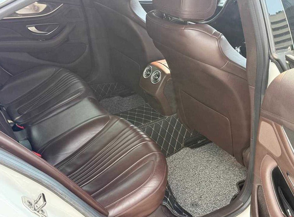 벤츠 CLS 클래스 CLS 300d AMG Line 사진 8