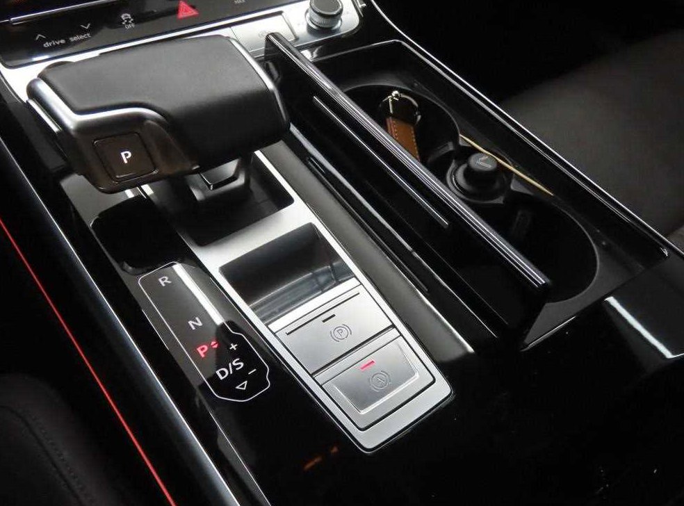아우디 A8 55 TFSI 콰트로 LWB 사진 12