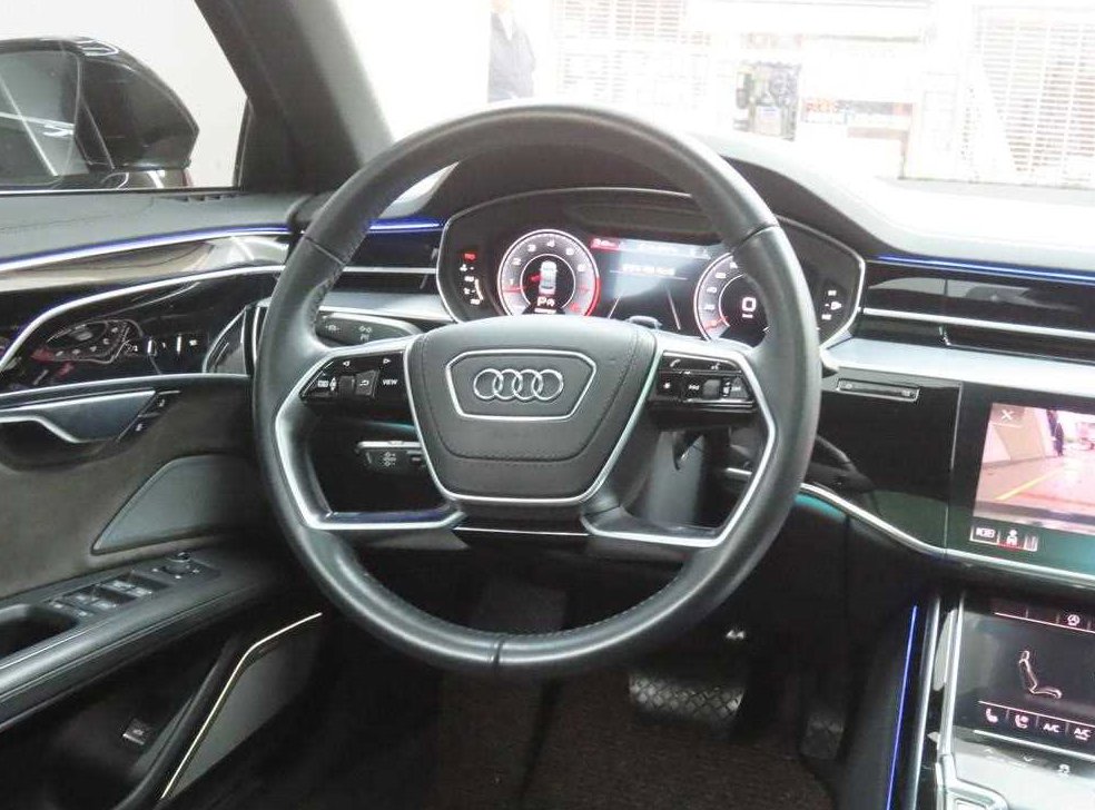 아우디 A8 55 TFSI 콰트로 LWB 사진 17