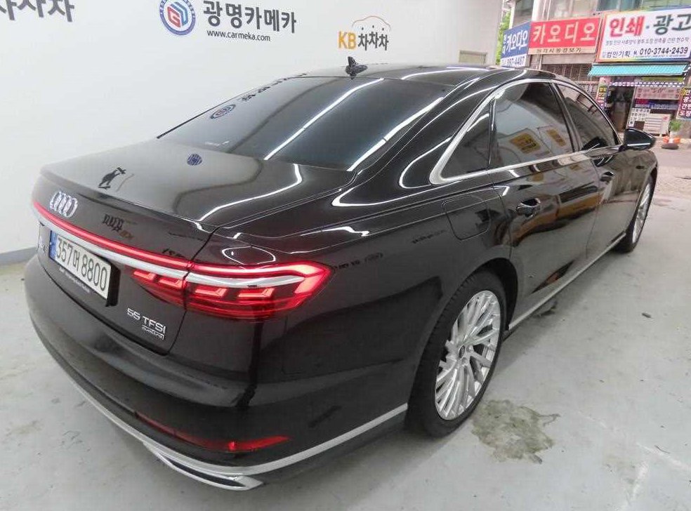 아우디 A8 55 TFSI 콰트로 LWB 사진 3