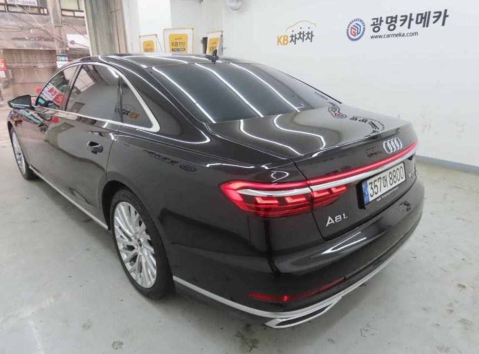 아우디 A8 55 TFSI 콰트로 LWB 사진 4