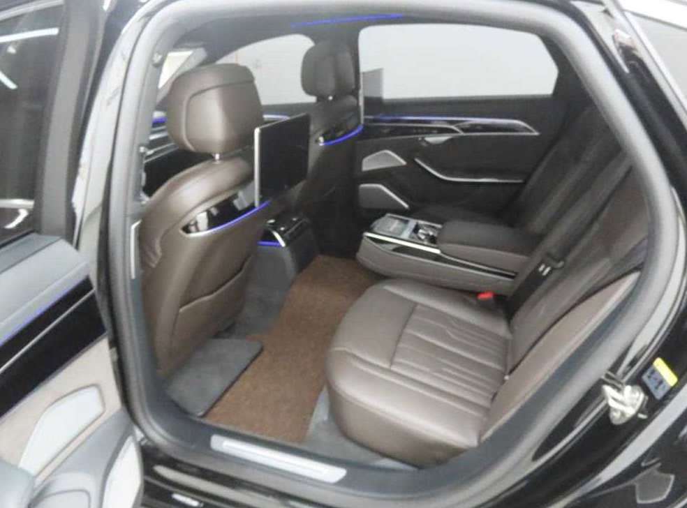 아우디 A8 55 TFSI 콰트로 LWB 사진 6