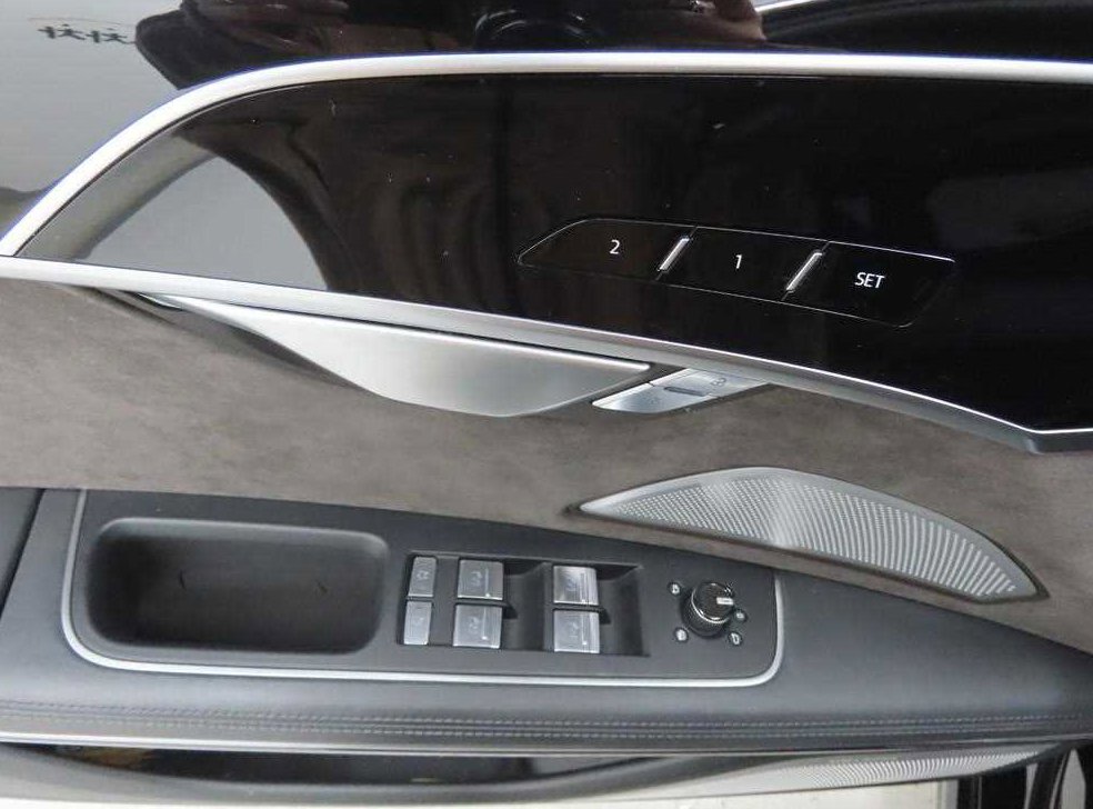 아우디 A8 55 TFSI 콰트로 LWB 사진 9
