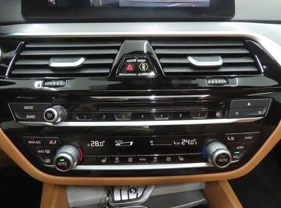 BMW 5시리즈 520d xDrive M 스포츠 플러스 사진 12