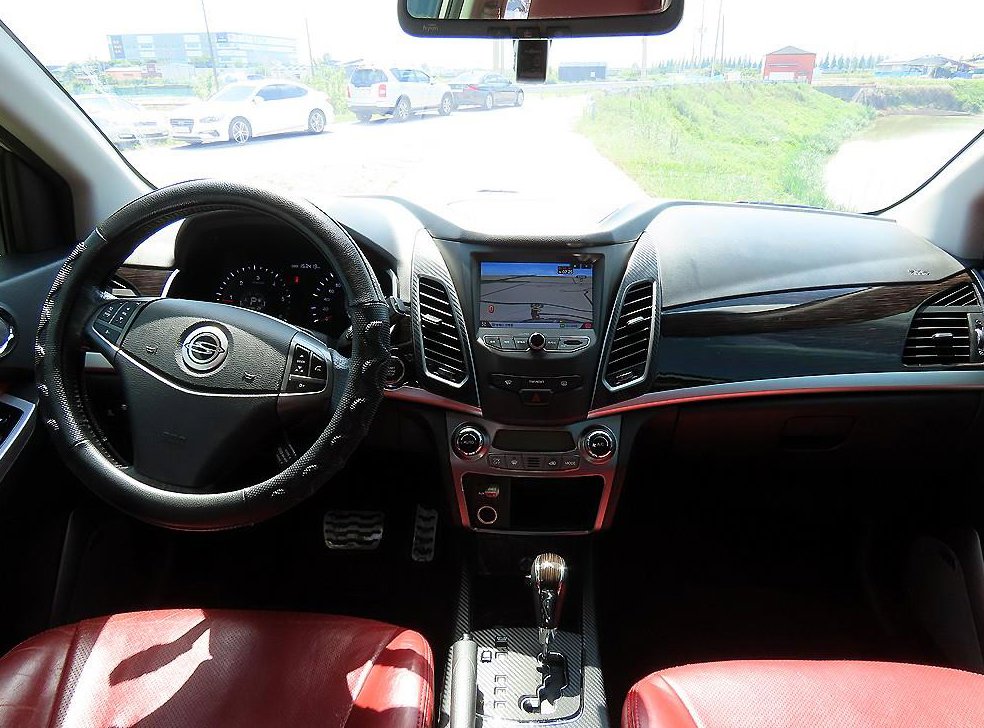 KG모빌리티(쌍용)  코란도 4WD 2.0 CVT 사진 9